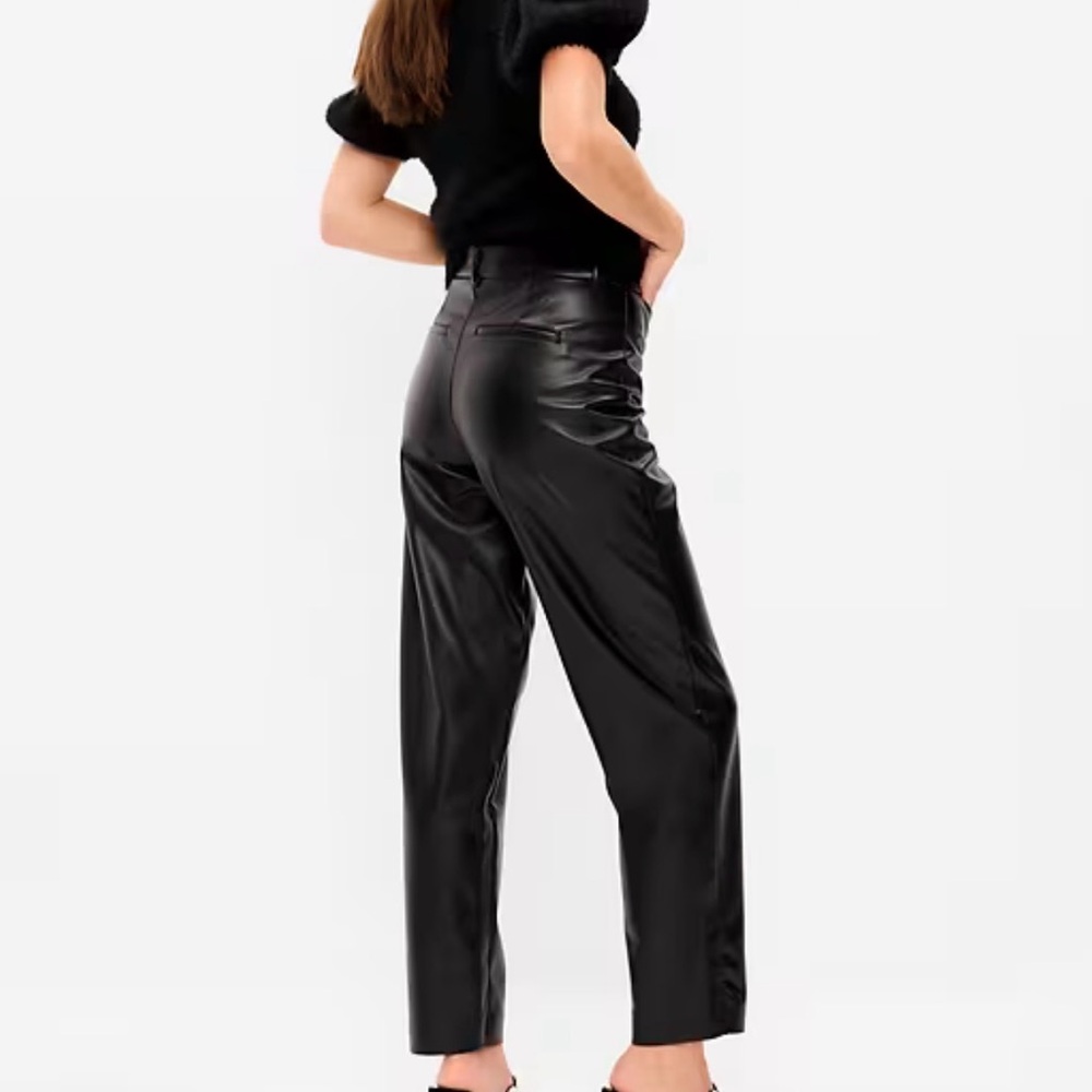 Old Navy High Rise Pixie Straight Faux Leather Pants in Black. NWT. Size 18P - Picture 2 of 14